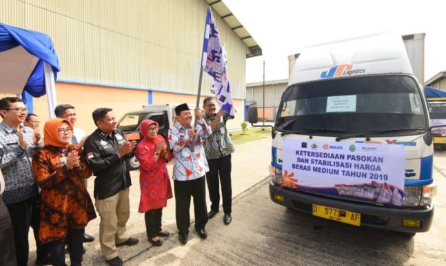 Stok Beras Aman, Harga Masih Tinggi Stok Beras Aman, Harga Masih Tinggi