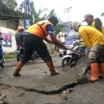 Warga Keluhkan Jalan Mahar Martanegara