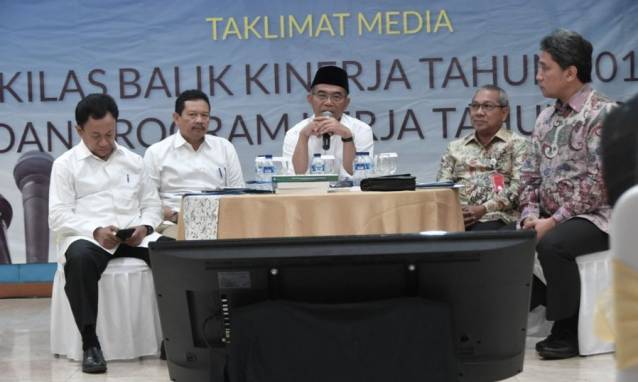 Total Anggaran Pendidikan Rp 492.5 triliun Total Anggaran Pendidikan Rp 492.5 triliun