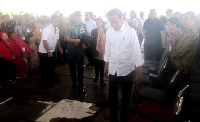 Jokowi: Jangan Konsumtif, KUR untuk Biaya Produksi Jokowi: Jangan Konsumtif, KUR untuk Biaya Produksi