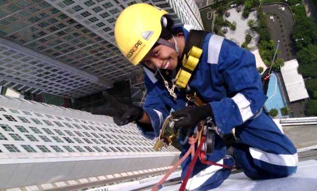 Cita-cita Meleset di Gedung Pencakar Langit