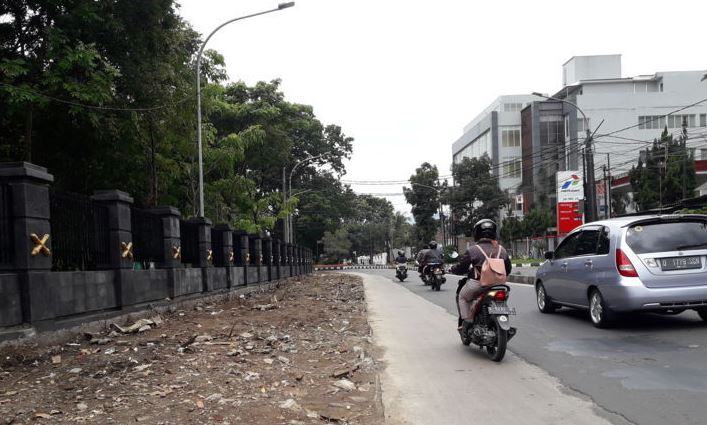 Pelebaran Jalan Pertigaan Baros Armed Habiskan Rp 200 Juta pelebaran jalan baros