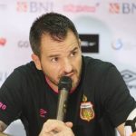 simon-pelatih timnas