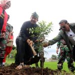 tanam pohon sungai cipamokolan
