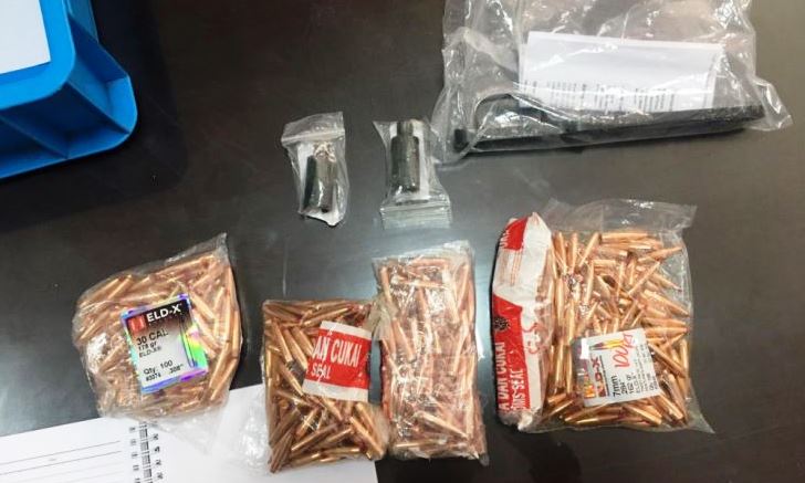 Ngeri, Penumpang Pesawat Bawa Ratusan Peluru