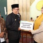 Bayar Lunas Warga Terlilit Hutang