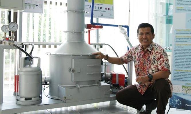 UPI Ciptakan Incinerator Tanpa Asap UPI Ciptakan Incinerator Tanpa Asap