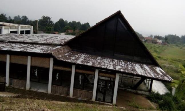 Gedung Pujasera Mangkrak, Dikeluhkan Pedagang Gedung Pujasera Mangkrak, Dikeluhkan Pedagang