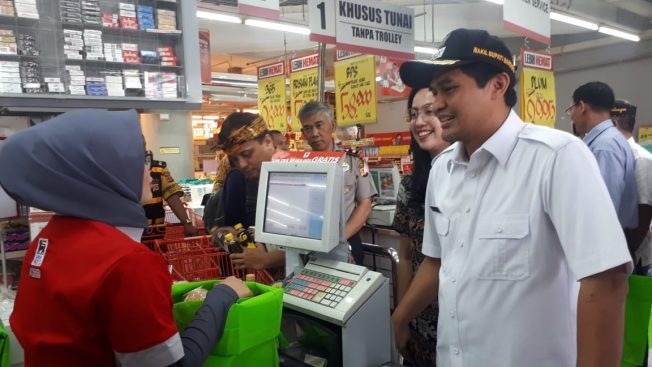 Kurangi Sampah, Pusat Perbelanjaan Diminta Hentikan Penggunaan Kantong Plastik