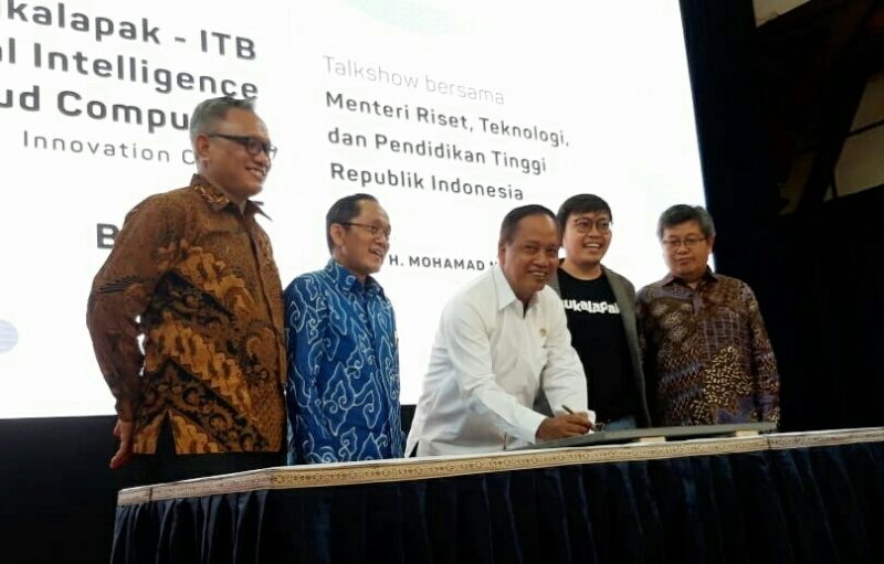 Menristekdikti Dorong Inovasi Teknologi di Pendidikan Tinggi Menristekdikti Dorong Inovasi Teknologi di Pendidikan Tinggi