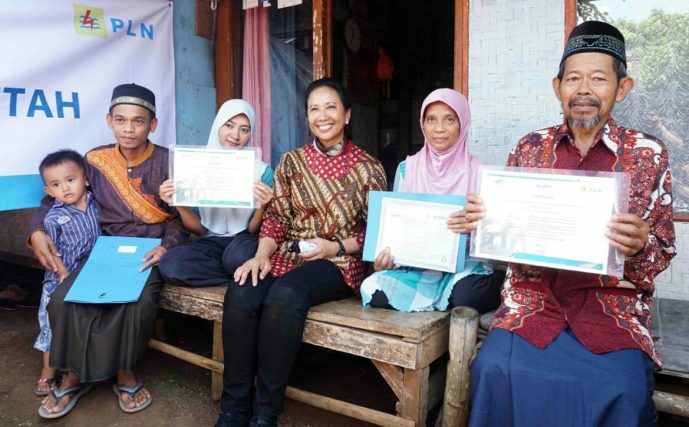 Sinergi BUMN Kembali Sambung Listrik Gratis 14.000 Rumah Tangga Di Cianjur Sinergi BUMN Kembali Sambung Listrik Gratis 14.000 Rumah Tangga Di Cianjur