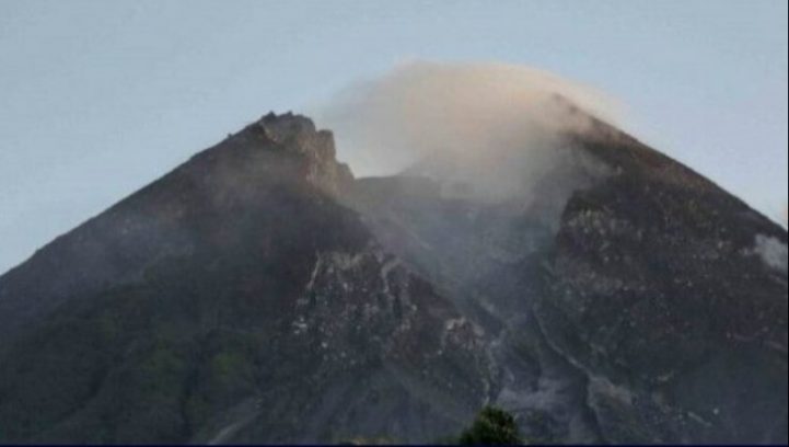 Gunung Merapi Enam Kali Luncurkan Awan Panas