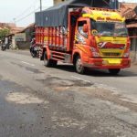 Jalan Pantura Indramayu Masih Berlubang