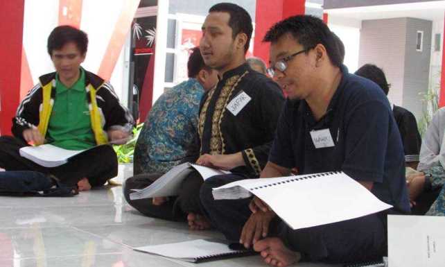 Alunan Ayat Suci dari Huruf Braille Alunan Ayat Suci dari Huruf Braille