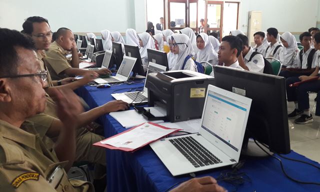 Siswa Berlatar belakang Tak Mampu Tetap Jadi Perhatian PPDB SMAN 1 Cimahi