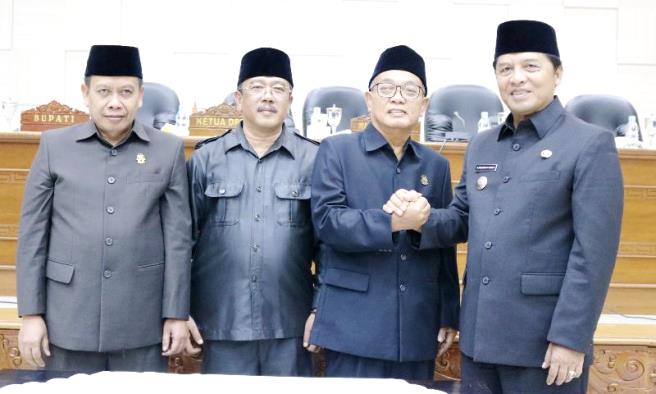 Rapat Pripurna DPRD Kab BDG