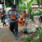 Sisihkan Gaji untuk Renovasi Rumah Janda Miskin