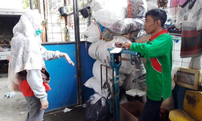 Samici Kurangi Volume Sampah Hingga 10 Persen Samici Kurangi Volume Sampah Hingga 10 Persen