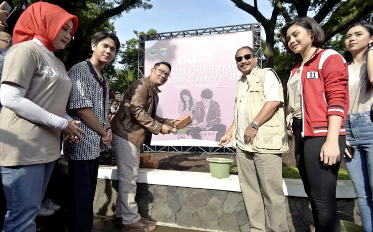 Sudut Dilan untuk Sastra