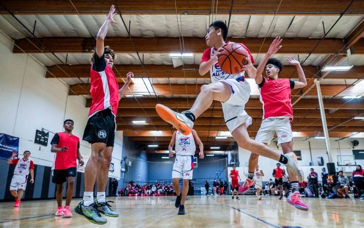 Tim Putra dan Putri Honda DBL All-Star Berbagi Kemenangan dengan Lawan