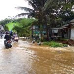 Banjir Terjang Ponpes dan Sawah