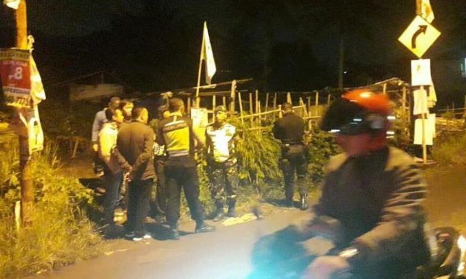 Kelompok geng motor terlibat bentrok dengan warga.