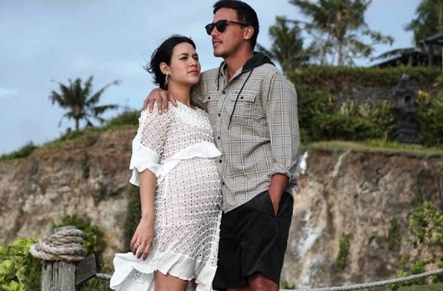 Raisa Lahirkan Bayi Cantik Mirip Hamish Daud Raisa Lahirkan Bayi Cantik Mirip Hamish Daud