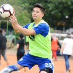Kim Jeffrey Tatap Trofi Juara di Piala Indonesia