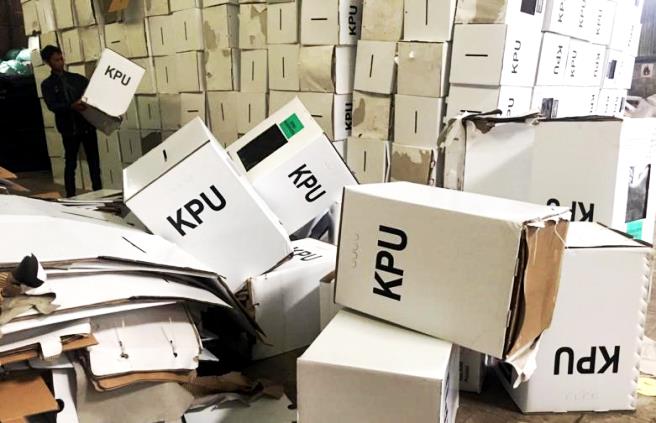 Kerusakan Kotak Suara Kian Meluas Kerusakan Kotak Suara Kian Meluas