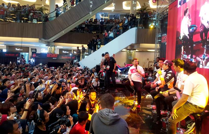 Marc Marquez Sapa Pengunjung Honda Sport Motoshow di Bandung marquez- honda sport motorshow