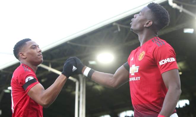 Paul Pogba merayakan golnya dengan Anthony Martial (Foto: Manchester United Official)