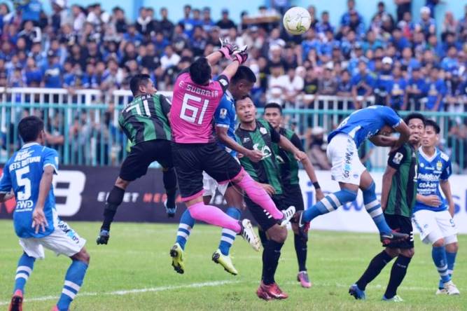 Persiwa Ubah Strategi Gaya Bermain persiwa-persib