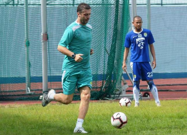 radaovic latihan persib