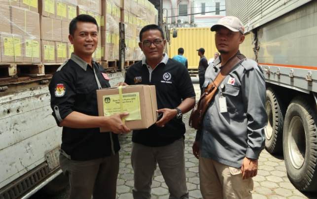 3,6 Juta Surat Suara untuk Pemilu Tiba di KPU KBB Hari Ini