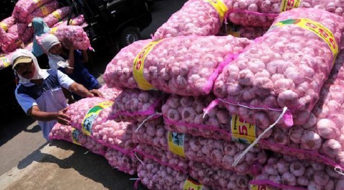 Desak Kemendag Tahan Izin Impor Bawang Desak Kemendag Tahan Izin Impor Bawang