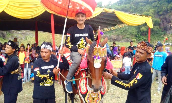 Pakuseban Siap Kembangkan Seni Kuda Silat