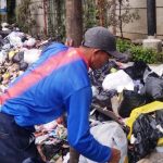 Sampah ”Hiasi” Jalan Protokol Cimahi