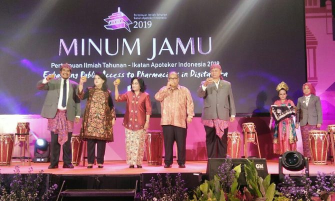 Apoteker Harus Bisa Memanfaatkan Teknologi Apoteker Harus Bisa Memanfaatkan Teknologi