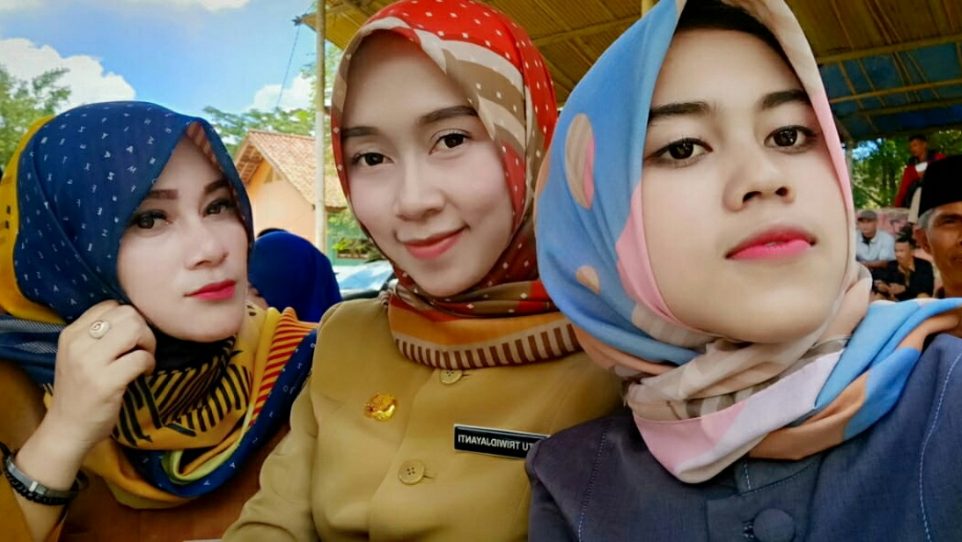 Sosok Hebat ! Peran Empat Wanita di Balik Suksesnya Kegiatan Bupati Yang Jarang Terekspos Sosok Hebat ! Peran Empat Wanita di Balik Suksesnya Kegiatan Bupati Yang Jarang Terekspos