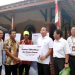 Warga Depok Sumringah Dapat Bantuan Sambung Listrik Gratis