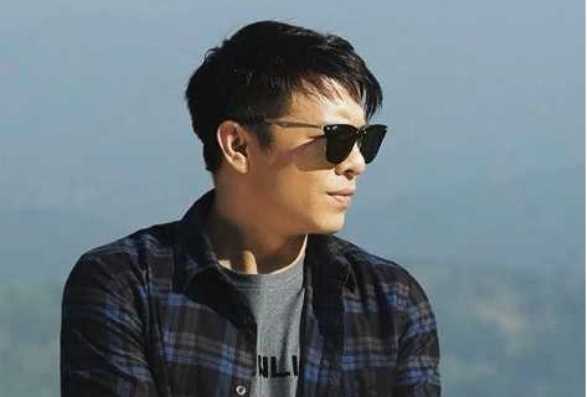 Berpenampilan Baru Ariel Bikin Heboh Ariel NOAH