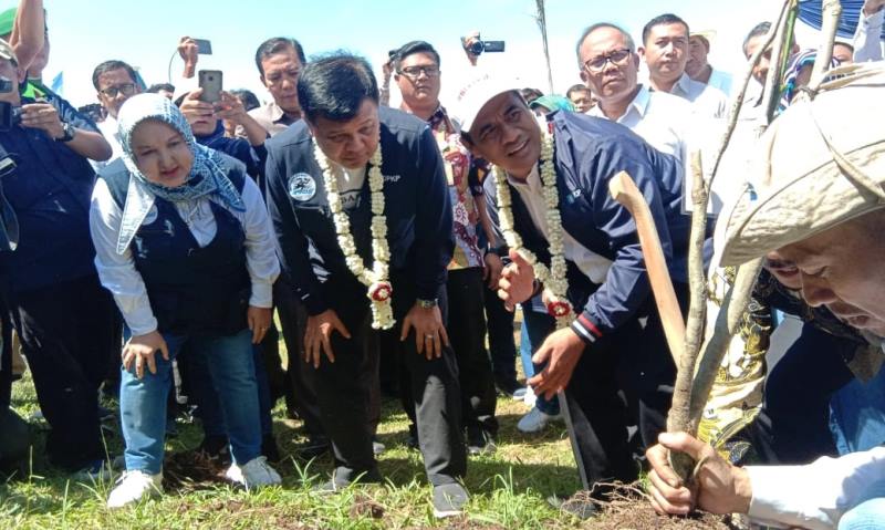 Dorong Kemandirian Petani, Mentan Salurkan Bantuan Dorong Kemandirian Petani, Mentan Salurkan Bantuan