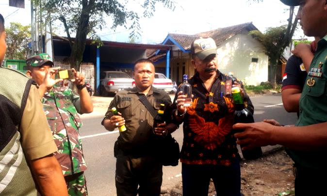 Camat Usir Pengedar Miras