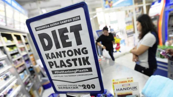 Aprindo Terapkan Kantong Plastik Berbayar