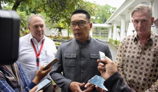 Kelola Sampah Plastik Jadi Solar Kelola Sampah Plastik Jadi Solar