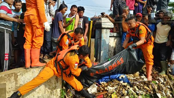 Mayat Tanpa Identitas Ditemukan di Bawah Jembatan Rel KA Haurpugur