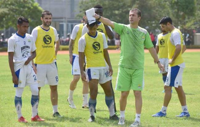 Persib Diliburkan Sepekan Persib Diliburkan Sepekan