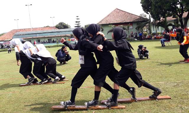 Lestarikan Permainan dan Olahraga Tradisional Lestarikan Permainan dan Olahraga Tradisional