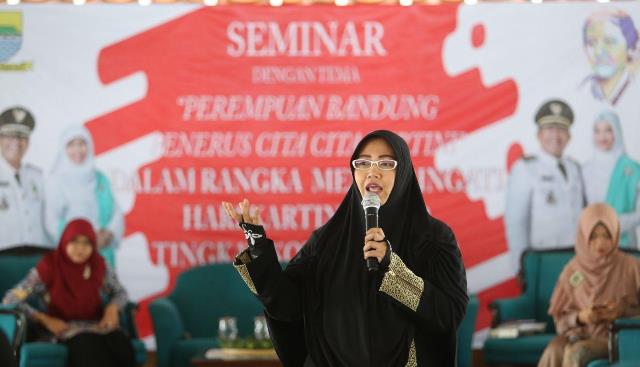 Mandiri dan Berjuang Lewat Tulisan