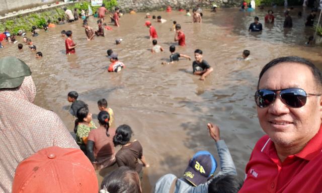 Tutup Masa Kampanye dengan 'Ngabuyak Balong'